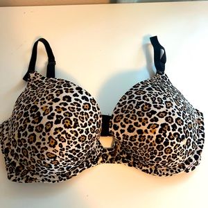 Victoria’s Secret bra. Size 32DD